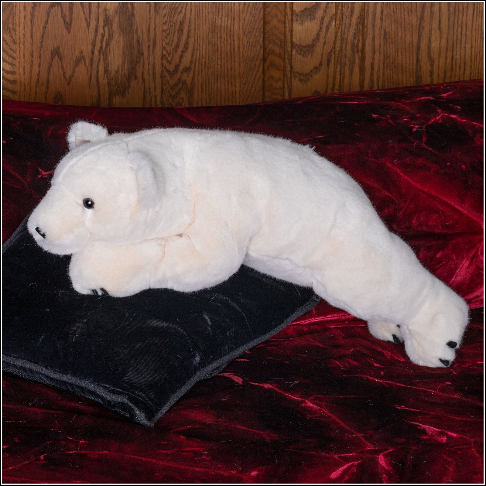Ditz Designs Vanilla Cream Bear Hugs – 18 Inches